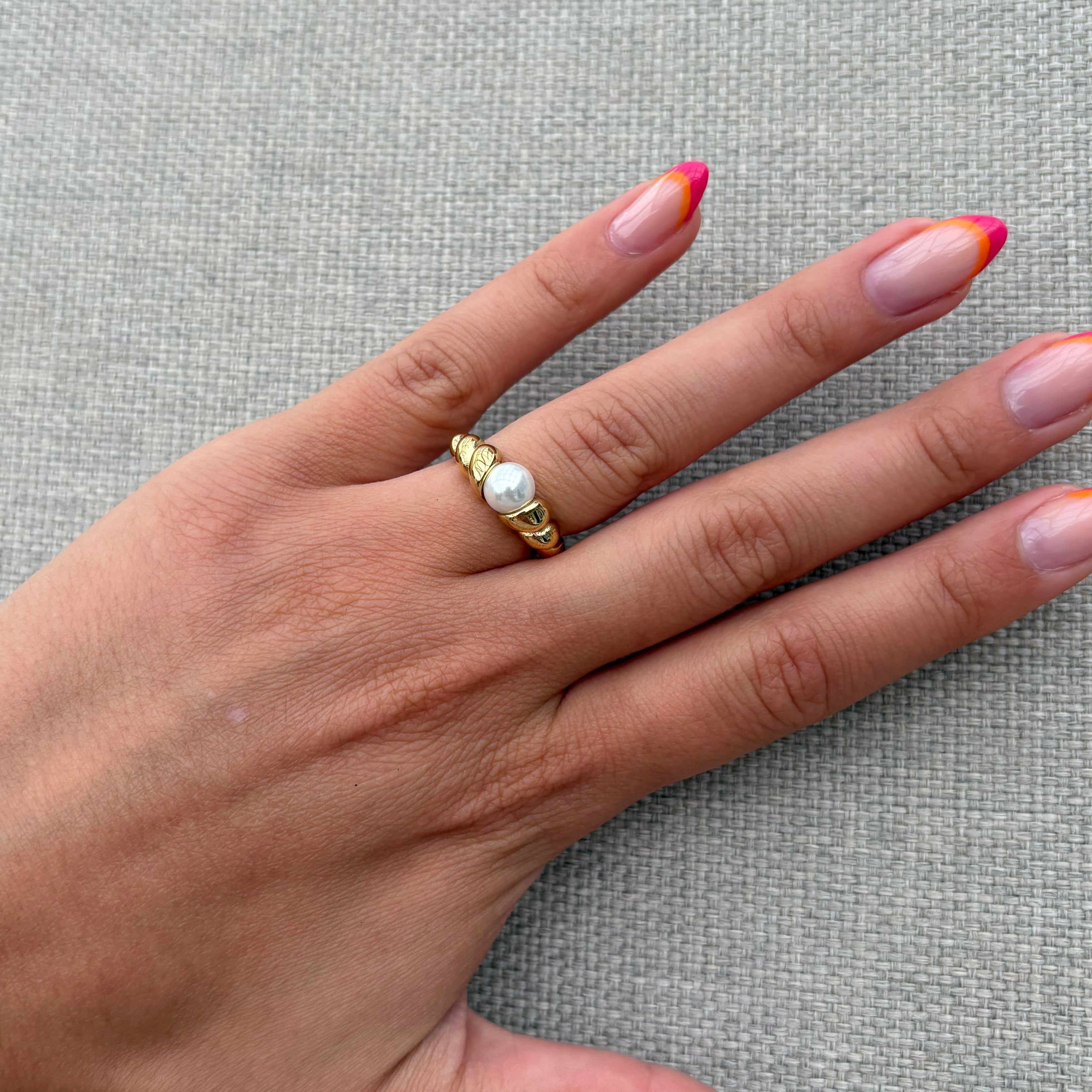 Pearl Coil Ring