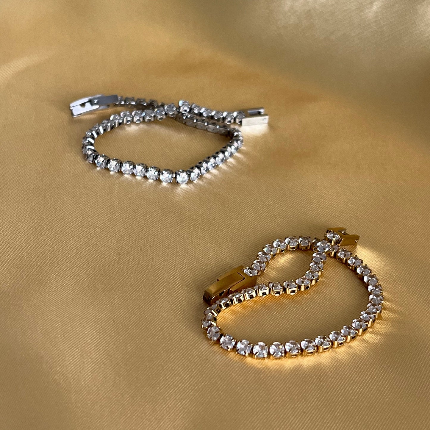 Aura tennis bracelet