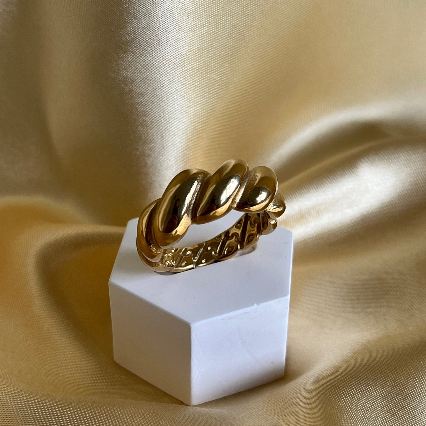 Ayla Ring