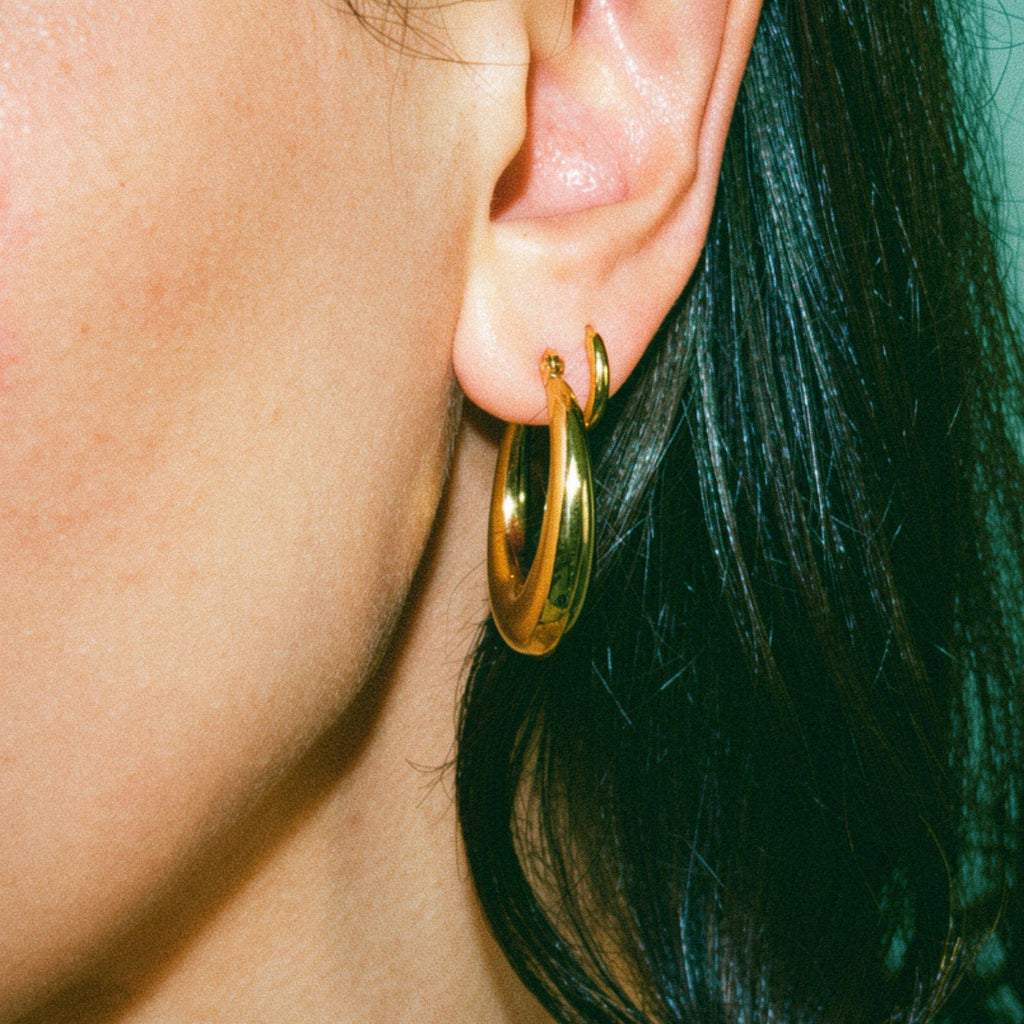 Leona Hoops