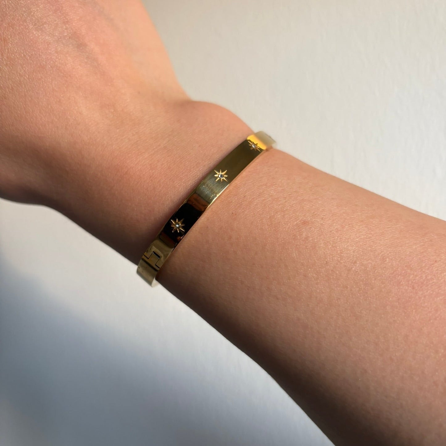 Astra Bangle