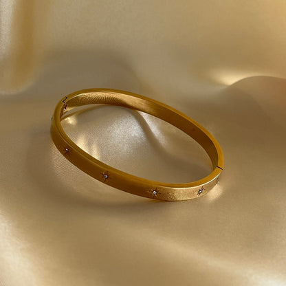 Astra Bangle