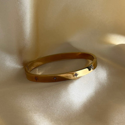 Astra Bangle
