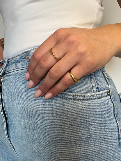Thin Wave Ring